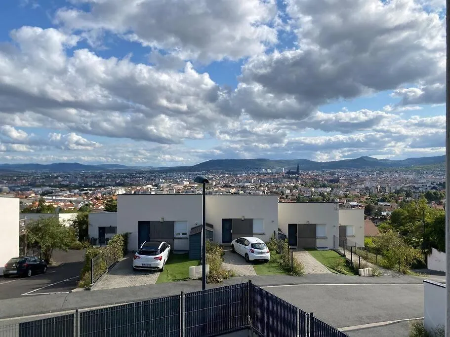 Апартаменты Jolie Maison Sur Les Hauts De Clermont-Ferrand - Beaupeyras 0*,  Франция